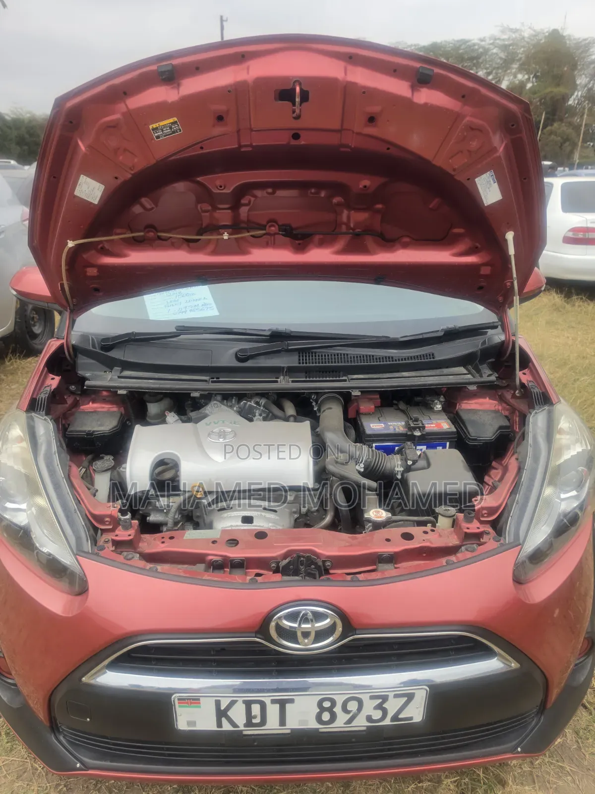 Toyota Sienta 2018 Maroon