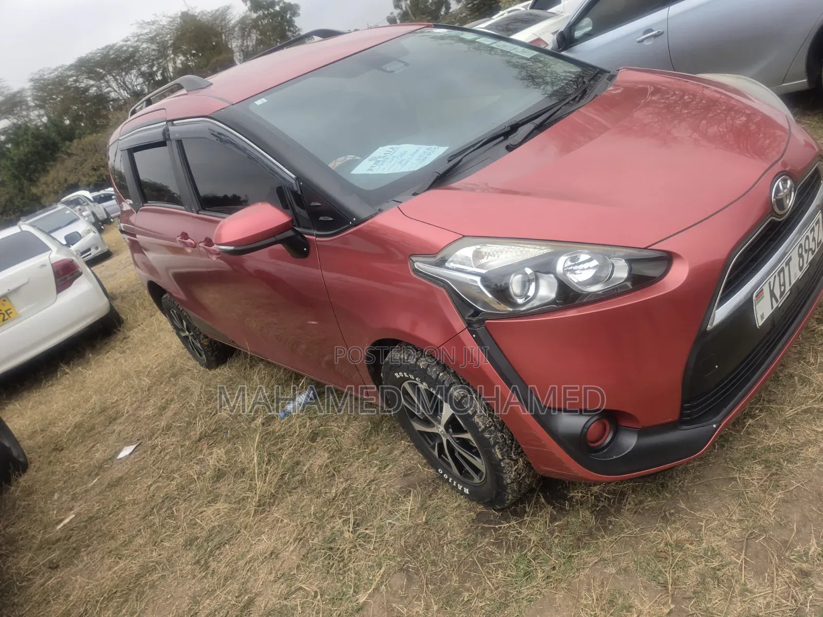 Toyota Sienta 2018 Maroon