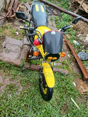 Bajaj Boxer 150 UG 2016