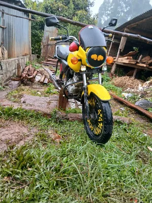 Bajaj Boxer 150 UG 2016