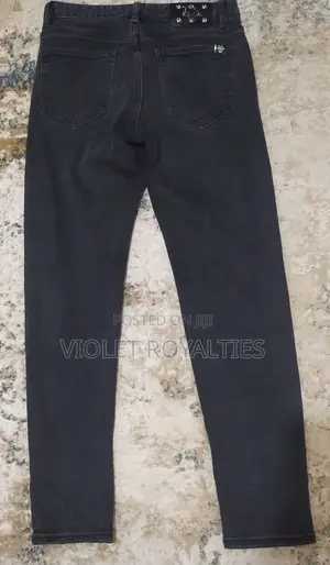 Classic Black Slim-Fit Denim Jeans - Size 29