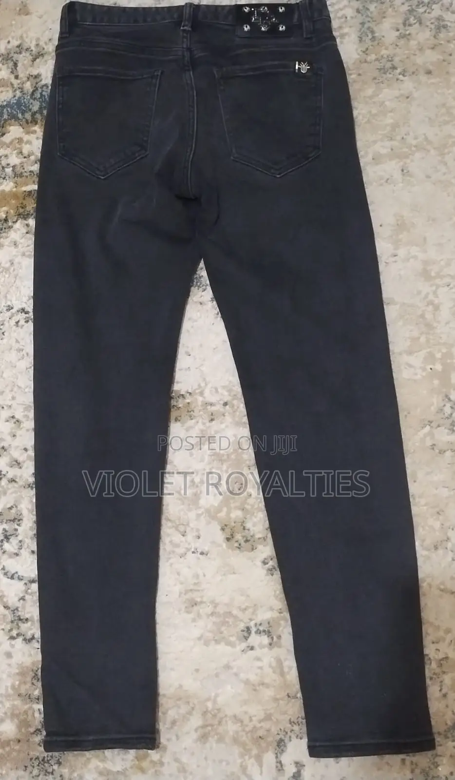 Classic Black Slim-Fit Denim Jeans - Size 29
