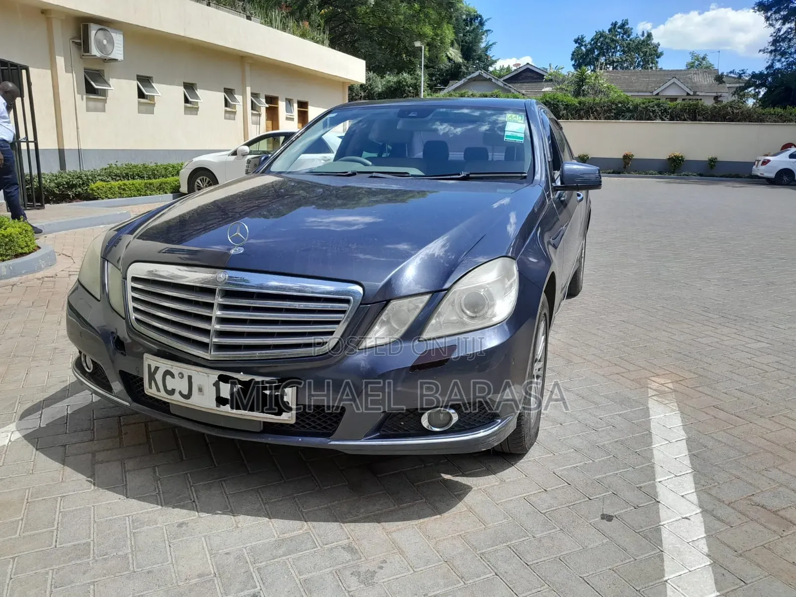 Mercedes-Benz E300 2009 Gray