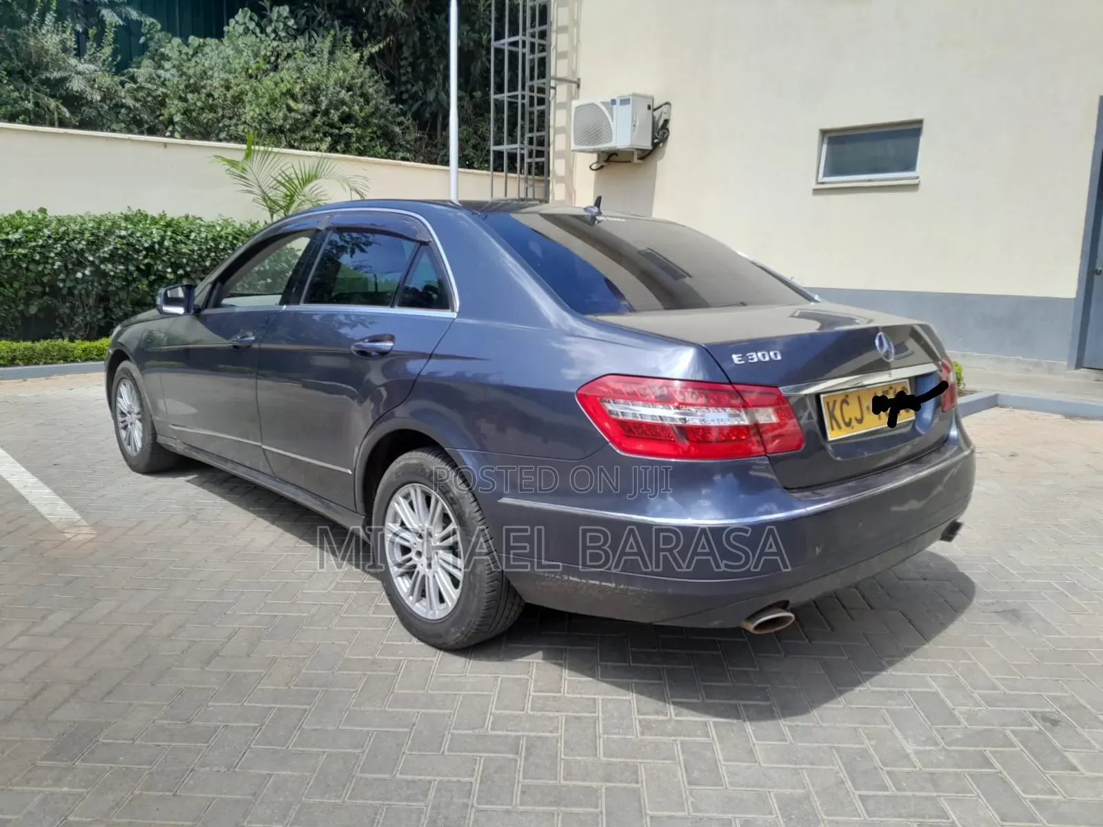 Mercedes-Benz E300 2009 Gray