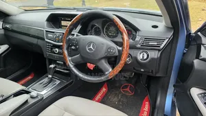 Mercedes-Benz E250 2009 Blue