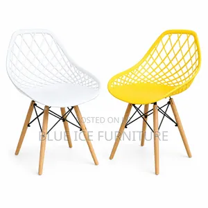 Eames Plastic Chair With Wooden Legs