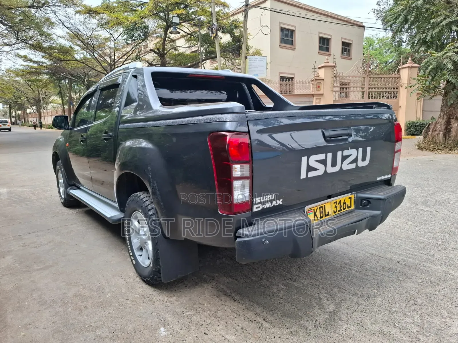 Isuzu D-MAX 2023 Gray