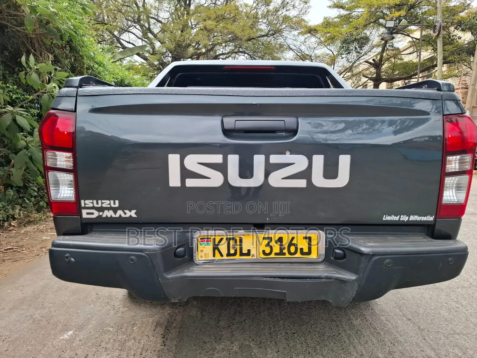 Isuzu D-MAX 2023 Gray