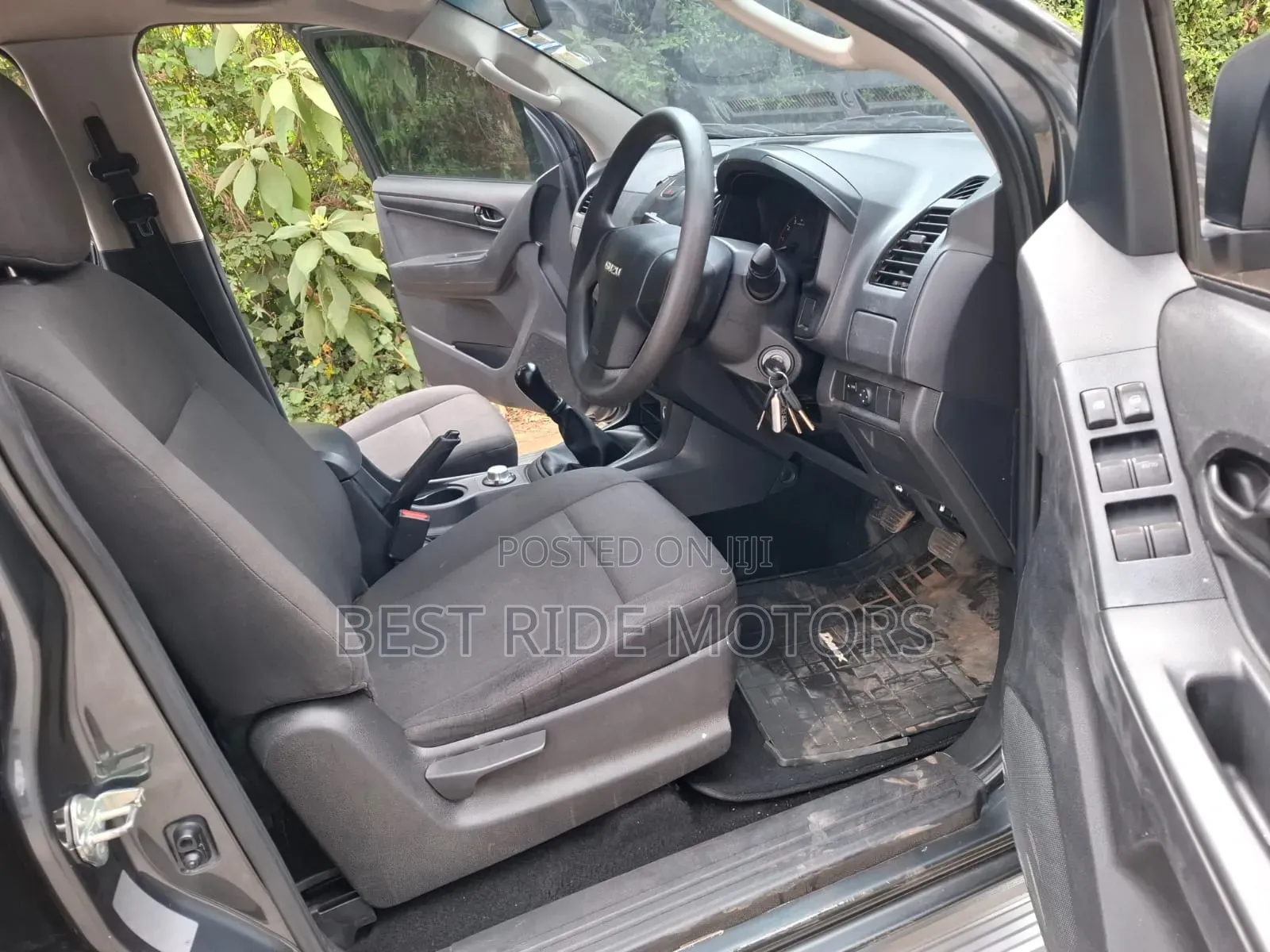 Isuzu D-MAX 2023 Gray