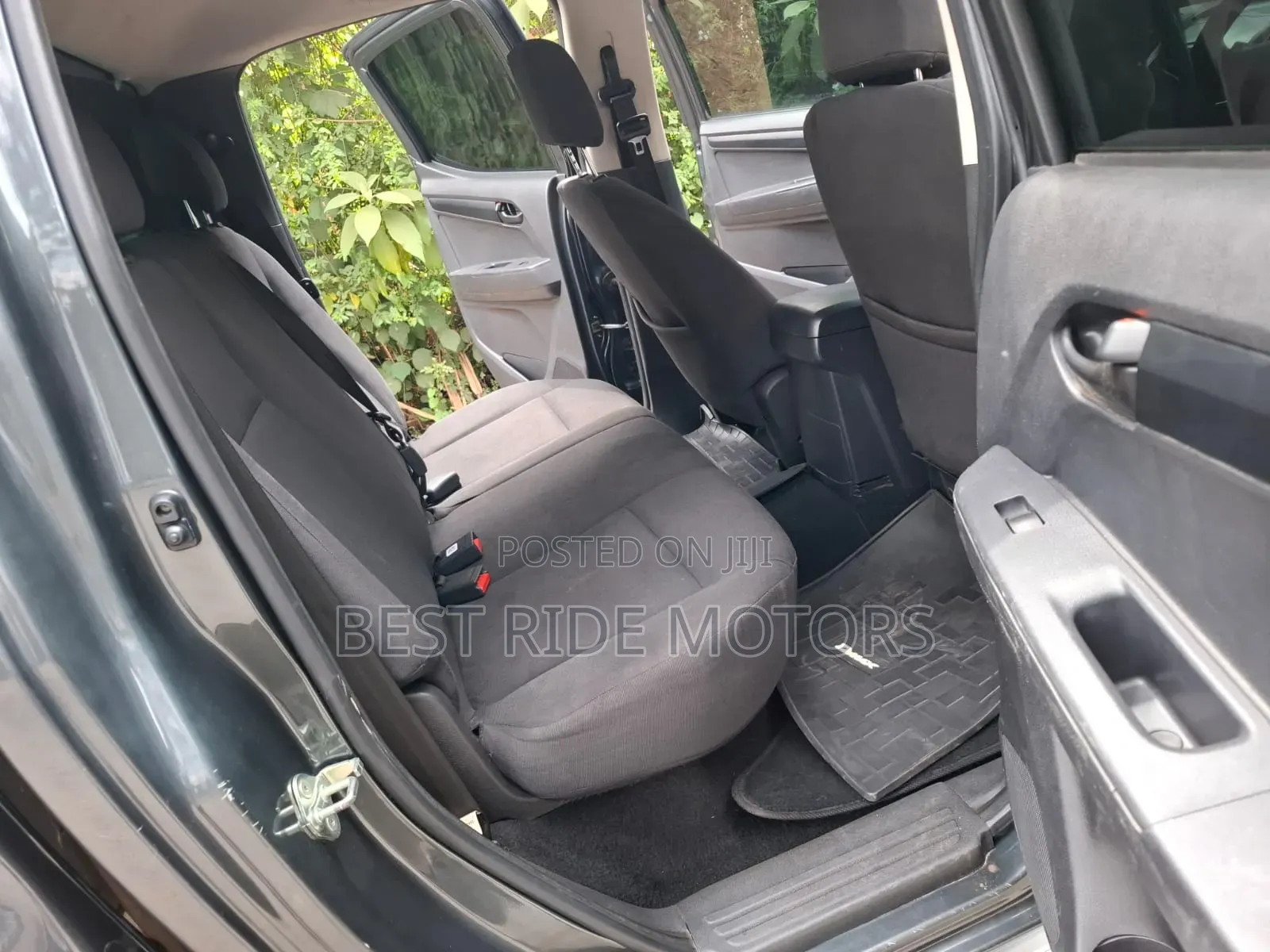 Isuzu D-MAX 2023 Gray