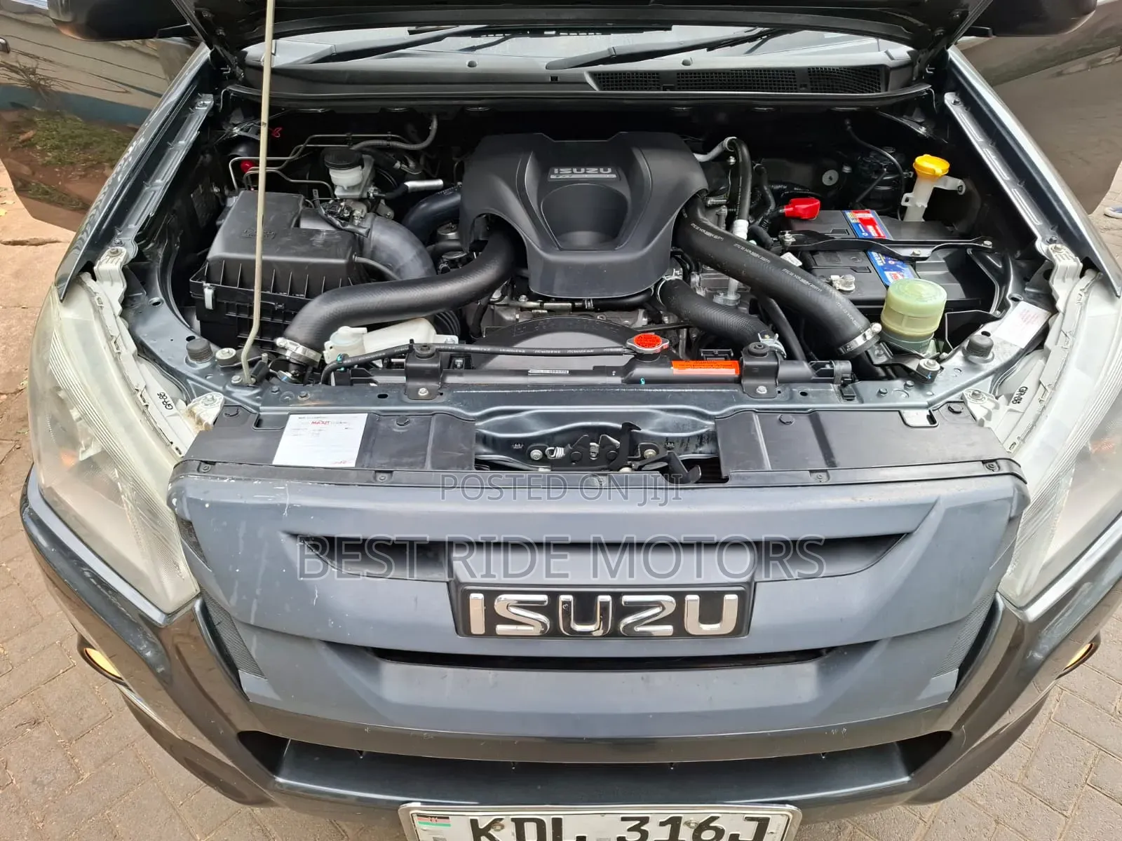Isuzu D-MAX 2023 Gray