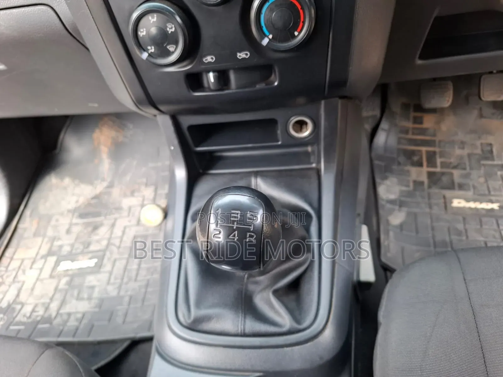 Isuzu D-MAX 2023 Gray
