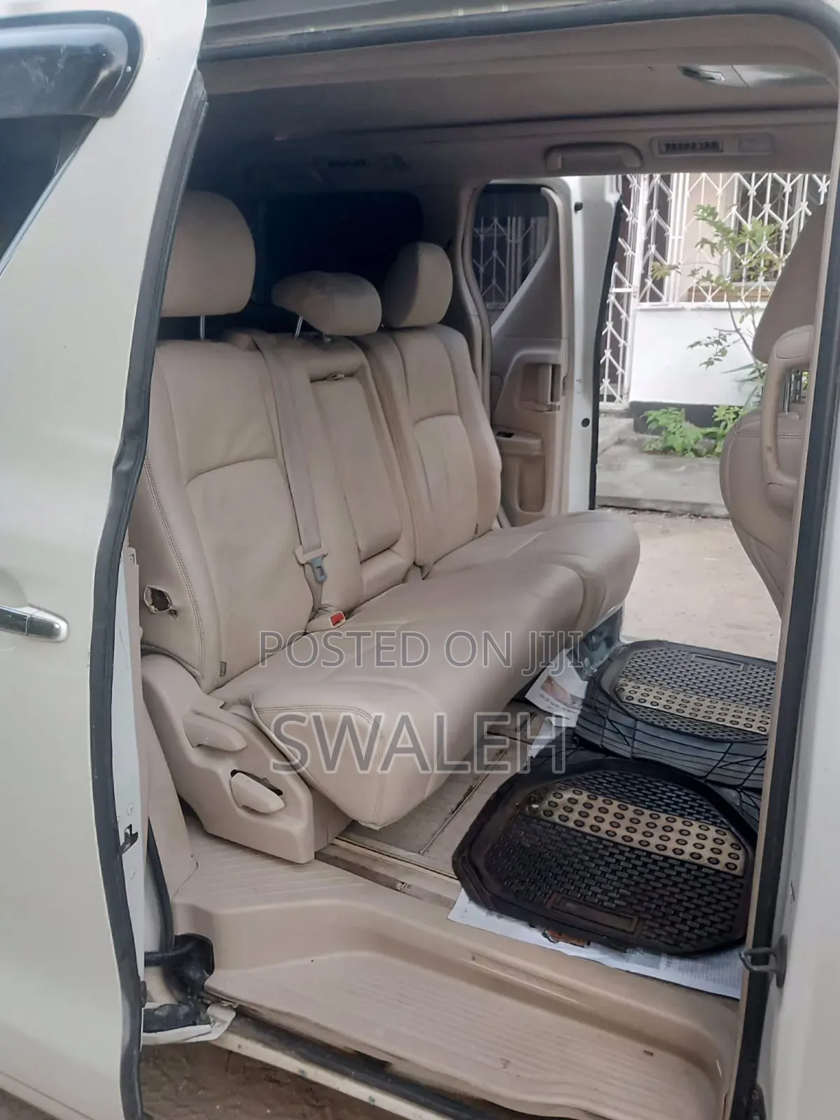 Toyota Alphard 2010 White