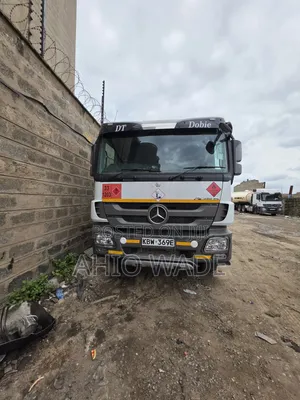 Actros 3348 Original With a Tanker Pulling