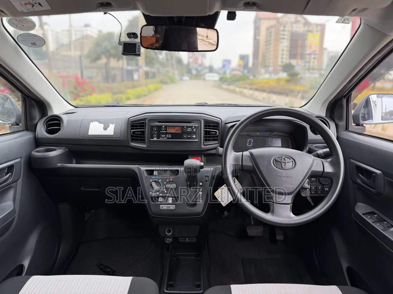 Toyota Pixis Epoch 660 FWD 2019 White