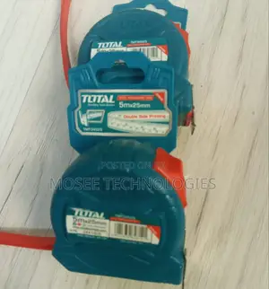TOTAL 5m × 25mm Steel Measuring Tape – Durable Tape Measure