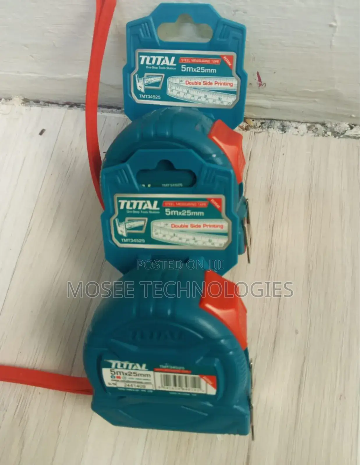 TOTAL Professional Measuring Tape 5m X 25mm – Durable Design