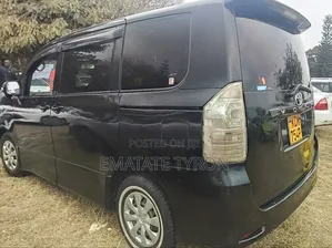 Toyota Voxy 2010 Gray