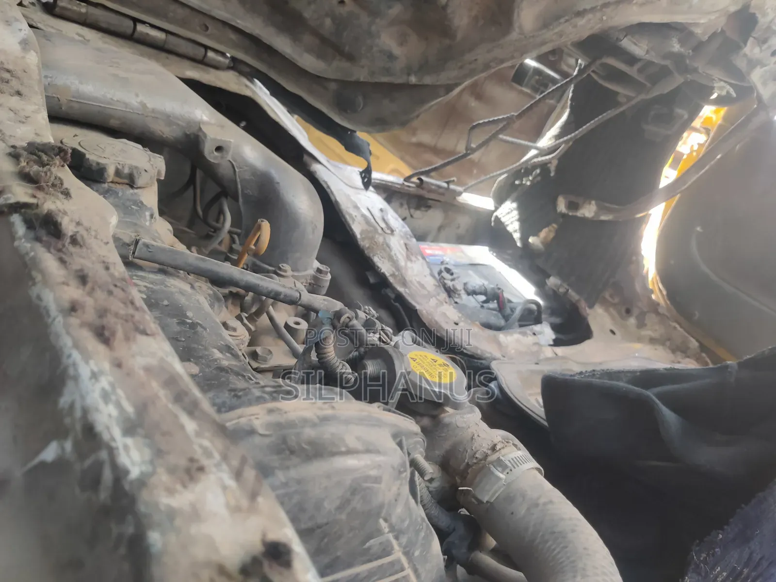 Toyota HiAce 2011 Yellow