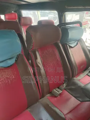 Toyota HiAce 2011 Yellow