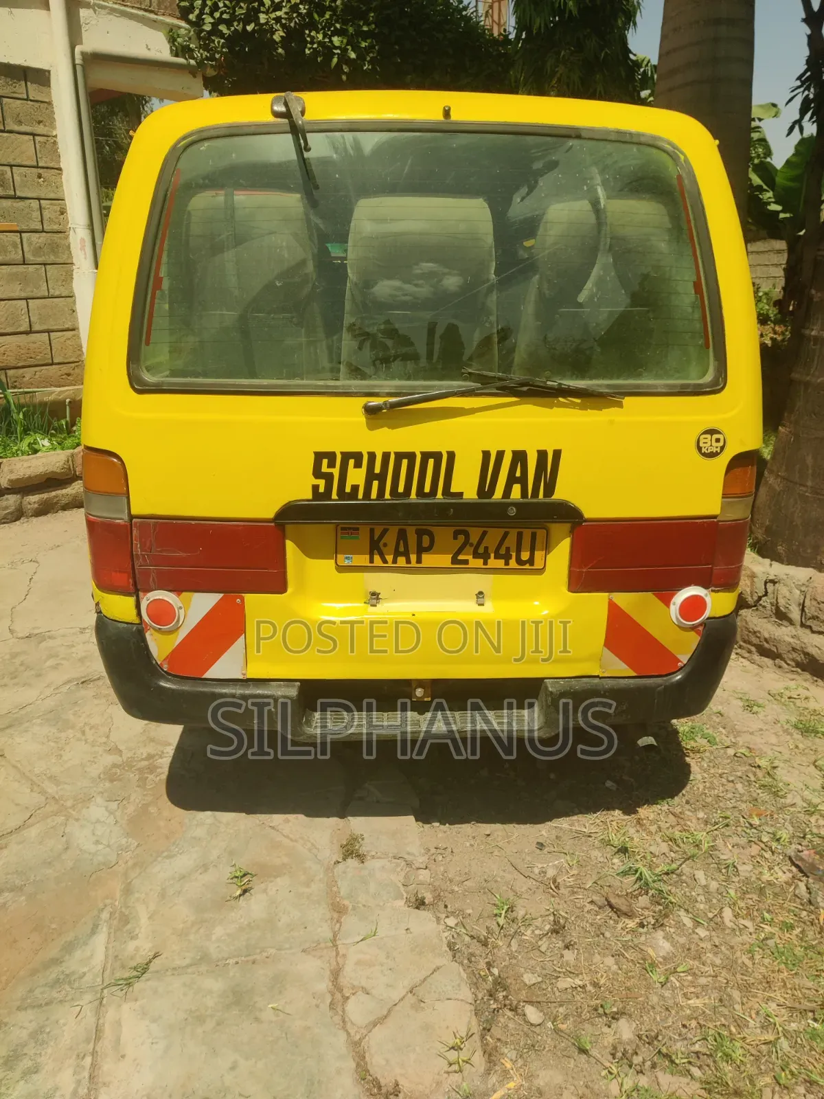 Toyota HiAce 2011 Yellow