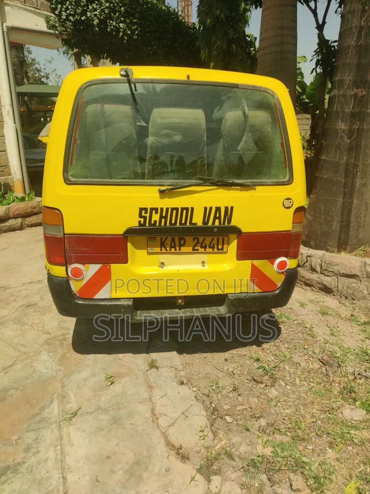 Toyota HiAce 2011 Yellow