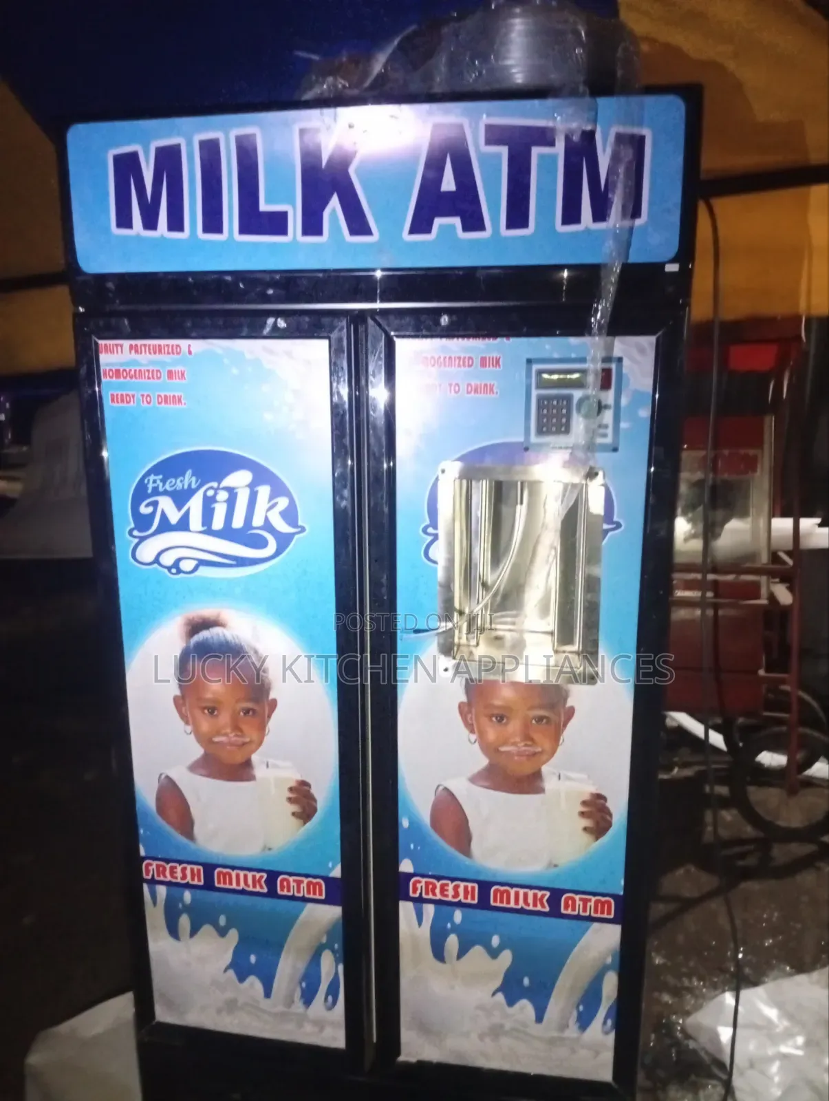 Double Doors Milk ATM With Compressor.
