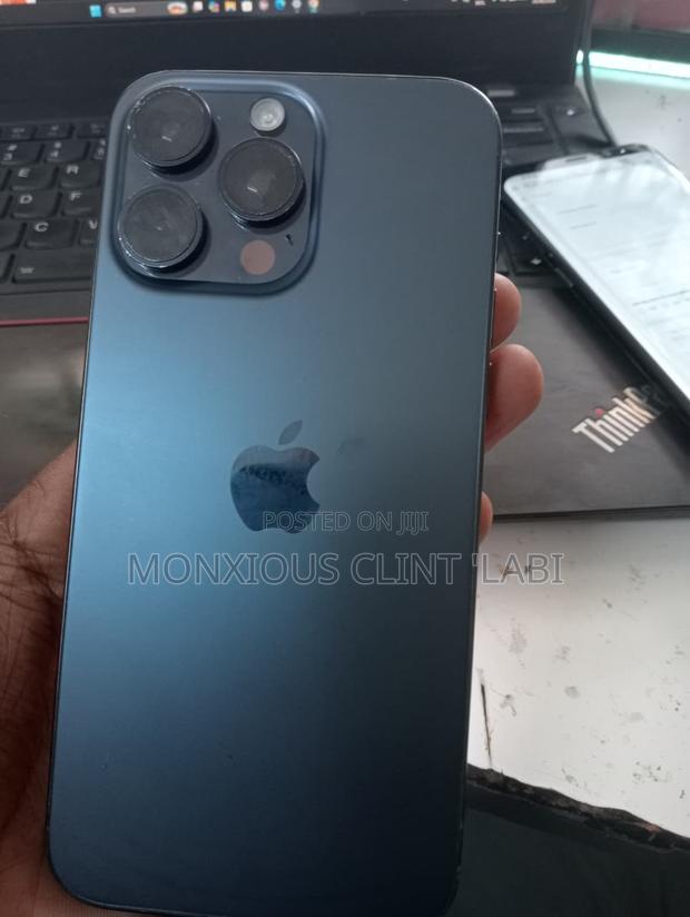Apple iPhone 15 Pro Max 256 GB Blue - main view