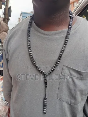 Tashbii Necklace.