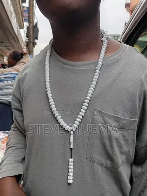 Tashbii Necklace.