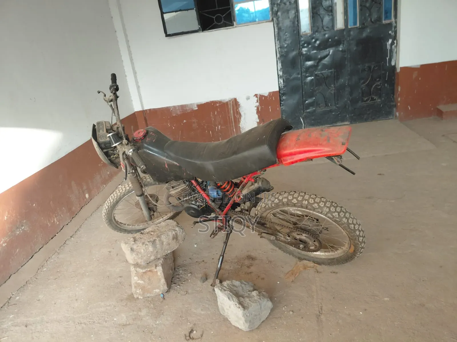 Honda 2004 Red