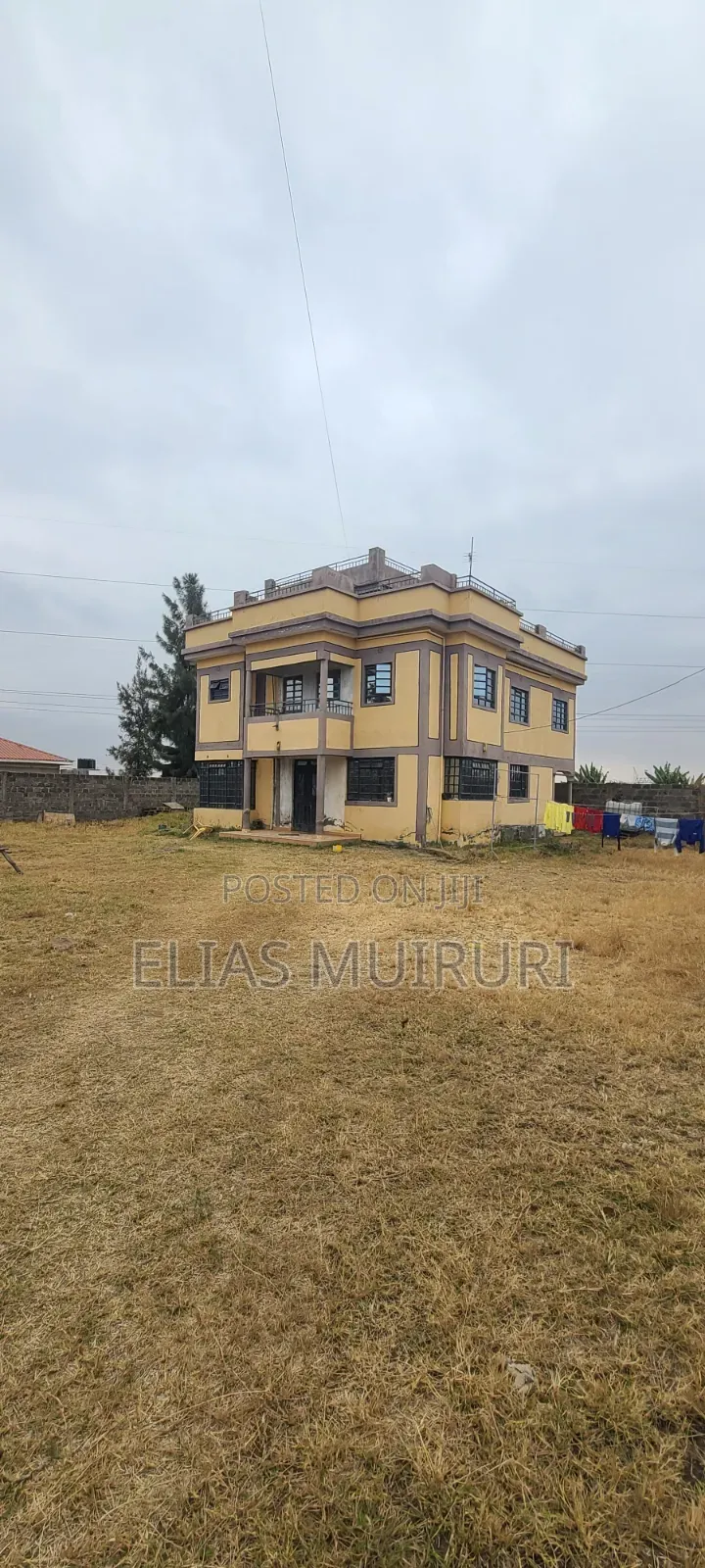 5bdrm Maisonette in Near Petunia School, Junction/Benedicta for rent