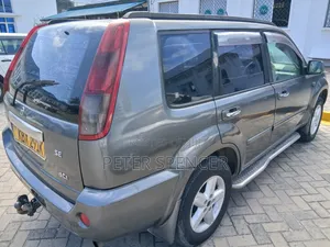 Nissan X-Trail 2006 Gray