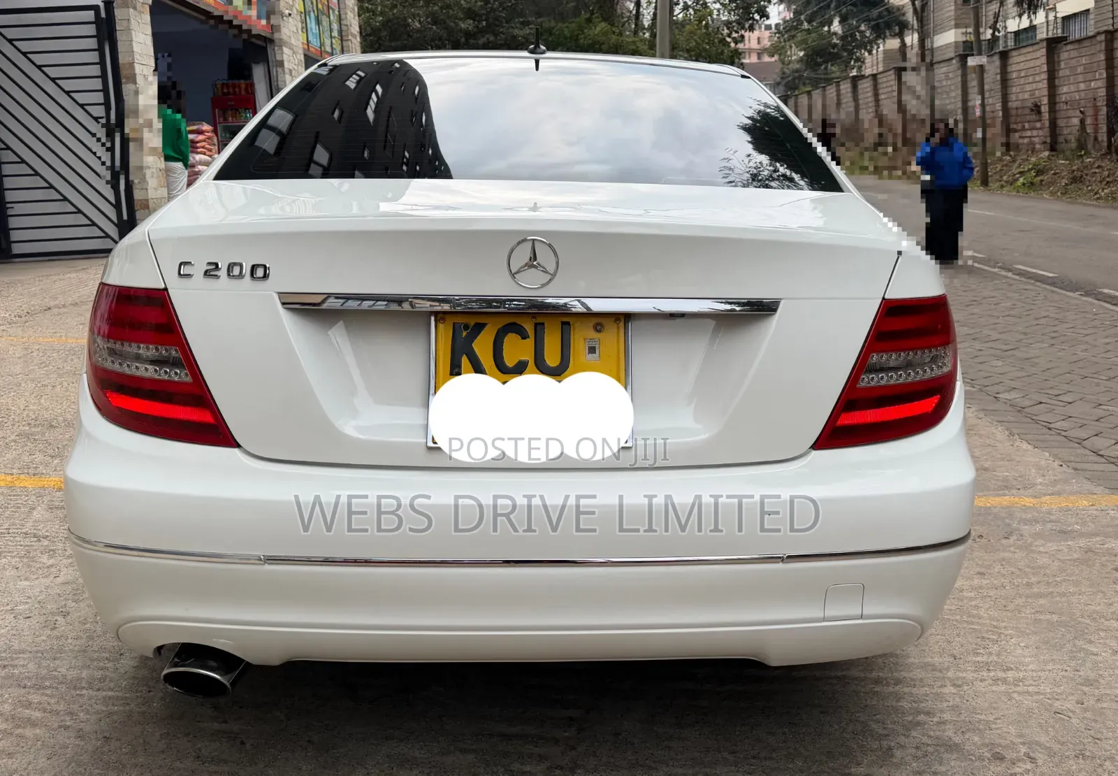 Mercedes-Benz C200 2011 White