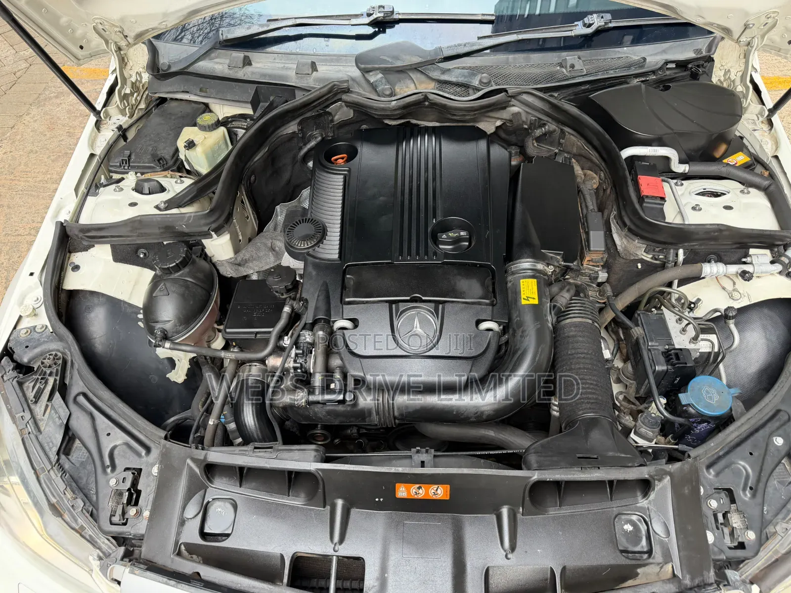 Mercedes-Benz C200 2011 White
