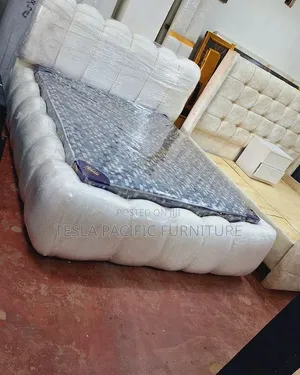 Luxurious Bubble Beds 5by6 at 38,000.free Delivery Across the Country