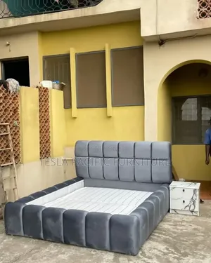 Luxurious Bubble Beds 5by6 at 38,000.free Delivery Across the Country