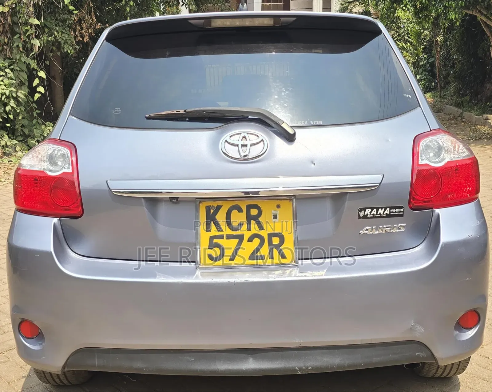 Toyota Auris 2011 Silver