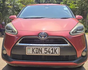 Toyota Sienta 2017 Maroon