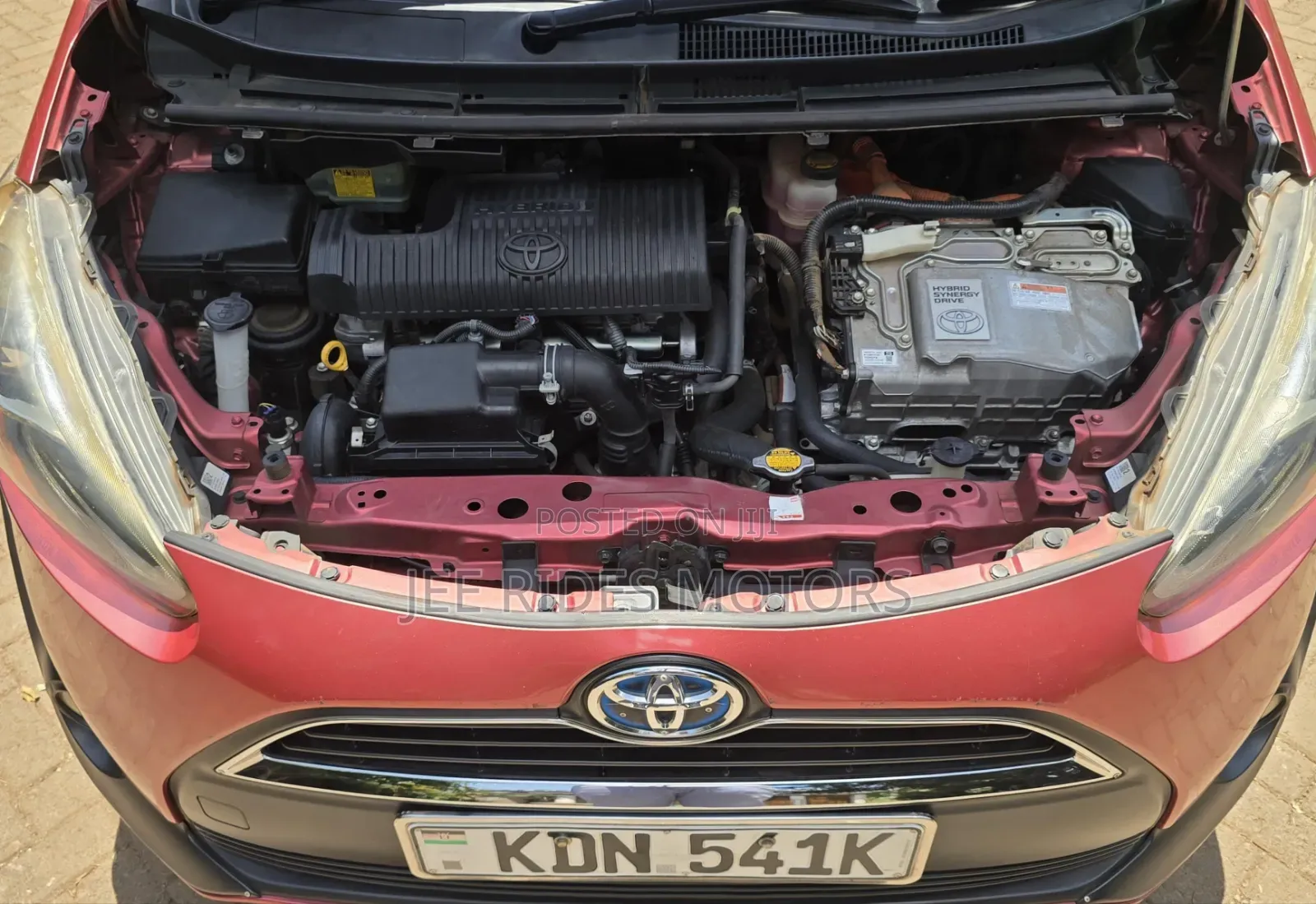 Toyota Sienta 2017 Maroon