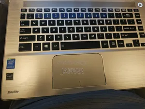 Laptop Toshiba Satellite E45T 6GB Intel Core i5 HDD 750GB