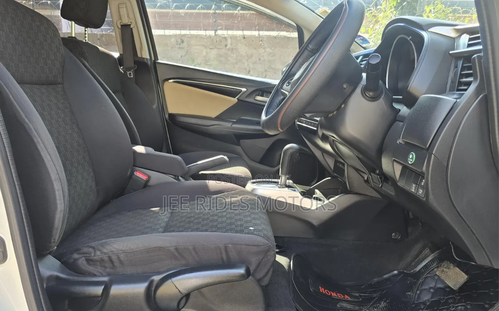 Honda Fit 2015 Off white