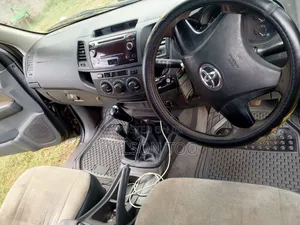 Toyota Hilux 2013 Gray