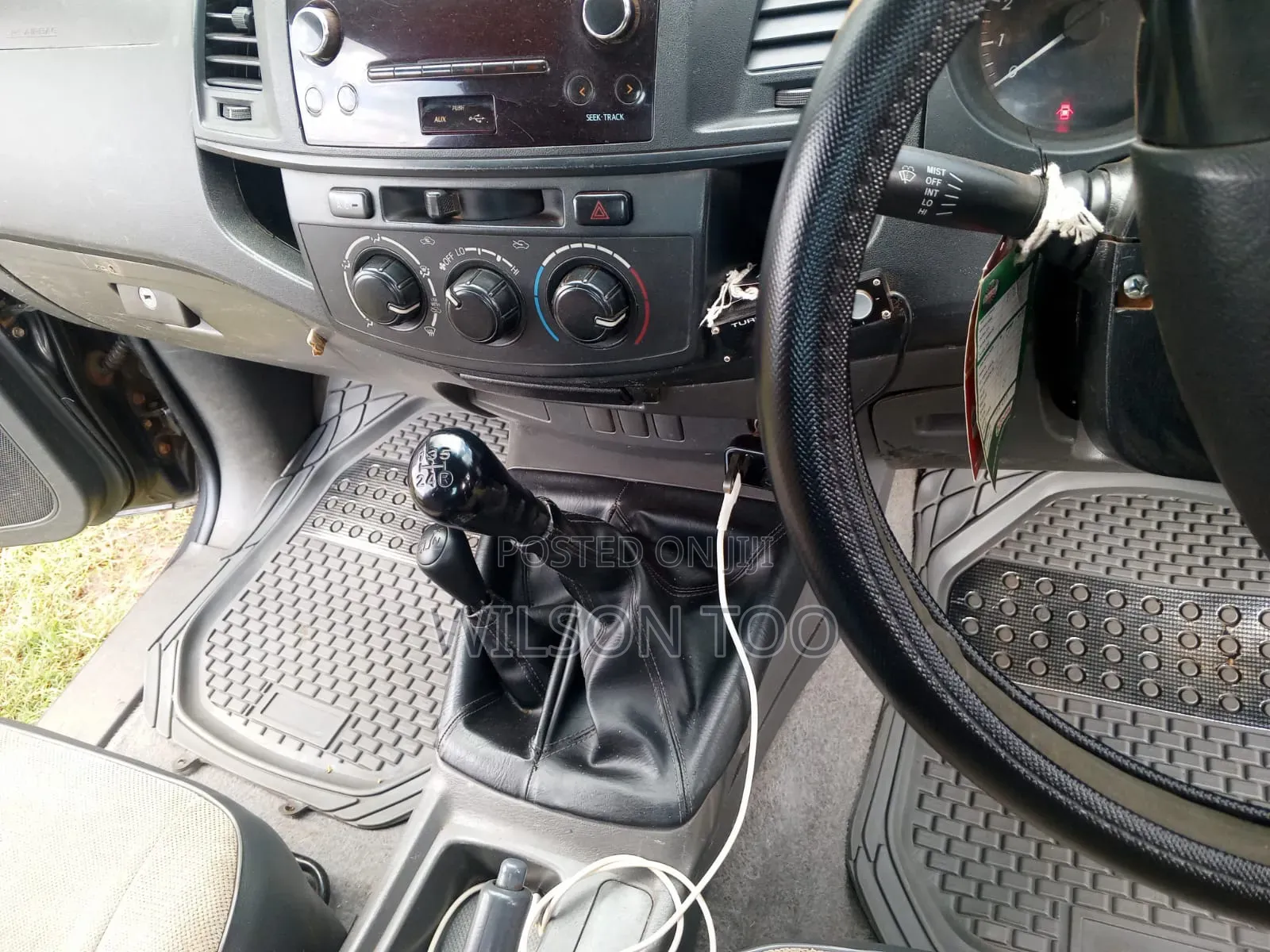 Toyota Hilux 2013 Gray