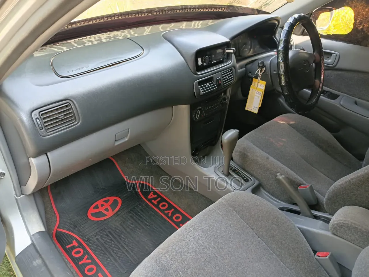 Toyota Corolla 1999 Silver