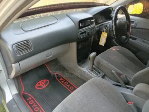 Toyota Corolla 1999 Silver