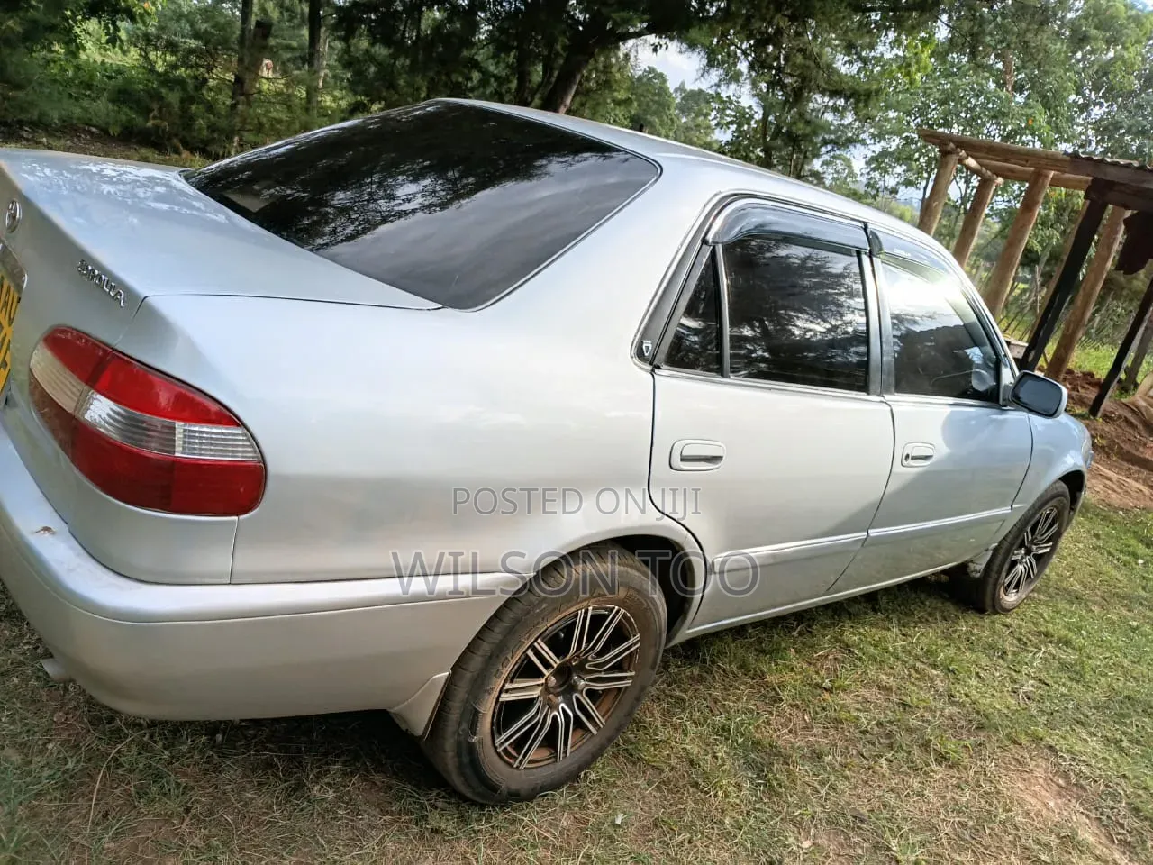Toyota Corolla 1999 Silver