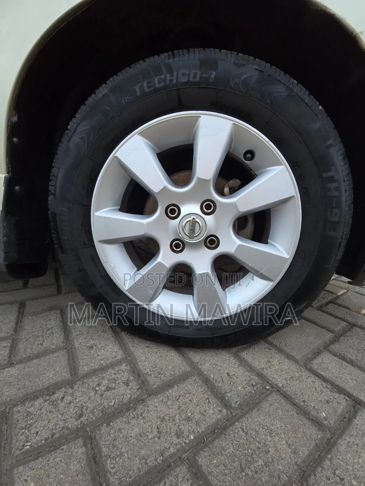 Nissan Tiida 2010 Gold
