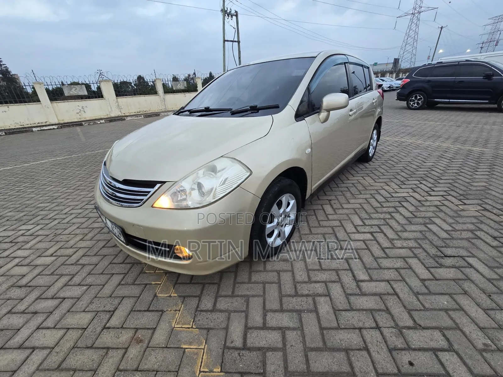 Nissan Tiida 2010 Gold