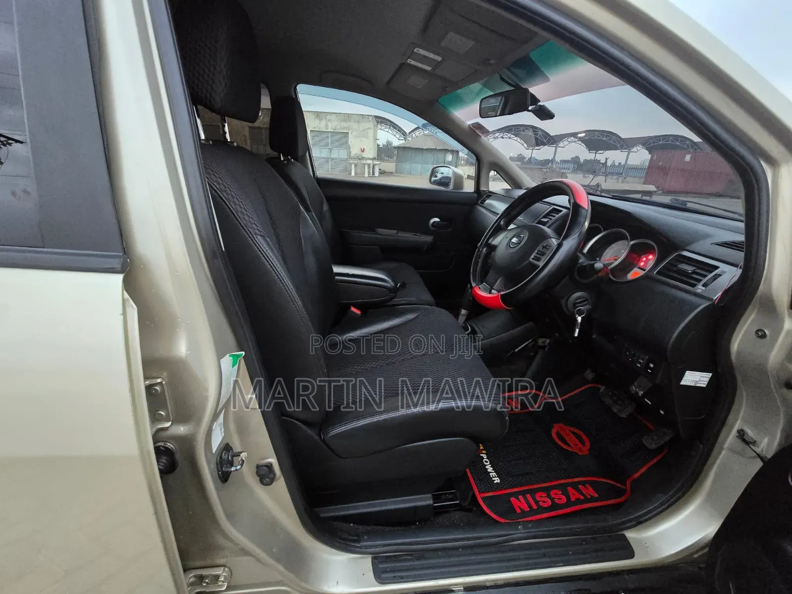 Nissan Tiida 2010 Gold
